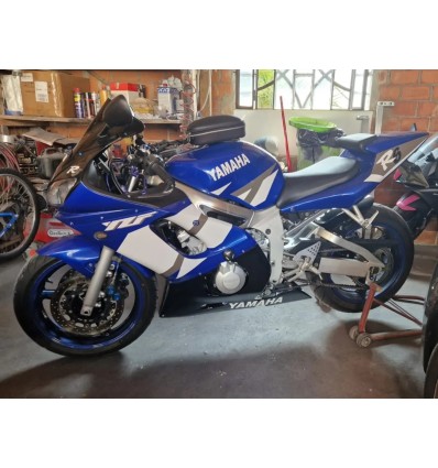 Adesivo R6 2002